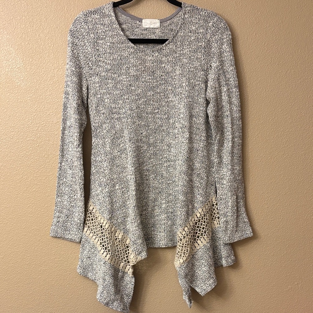 Thyme & Honey Marled Gray Sweater Cream Lace Trim Handkerchief Hem Size Medium